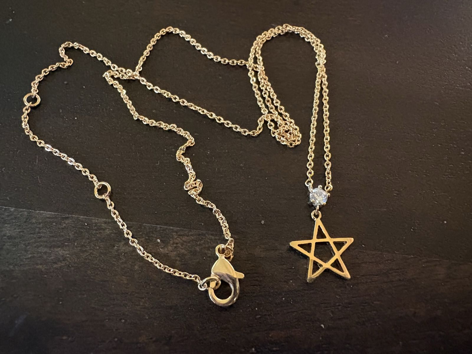 New Gold Tone Necklace w/ Star & Little Stone