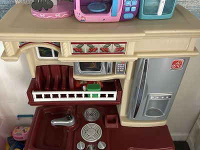 Step2 Play Kitchen with Minnie Mouse Accessories, Microwave, & Toy Chef Air Fryer