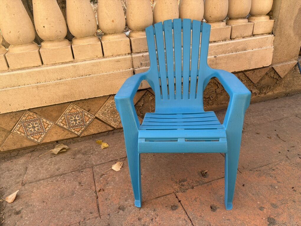 Blue Resin Child Size Adirondack Chair Great Shape