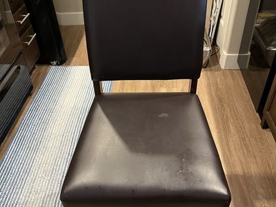 SINGLE CHAIR