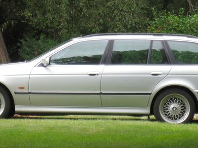 2000 BMW 5 Series 528iAT