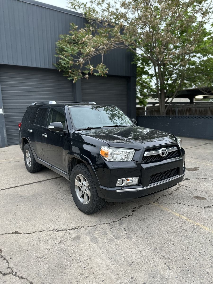 2011 TOYOTA 4RUNNER SR5