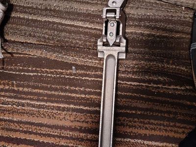 Industrial can opener