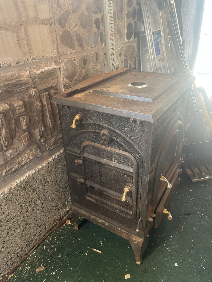 Cast iron wood stove