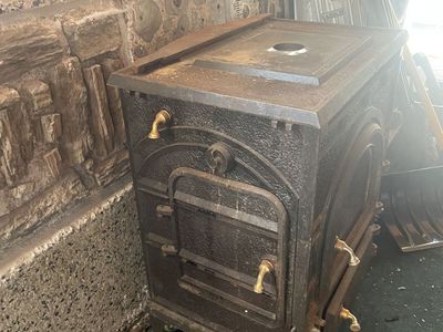 Cast iron wood stove