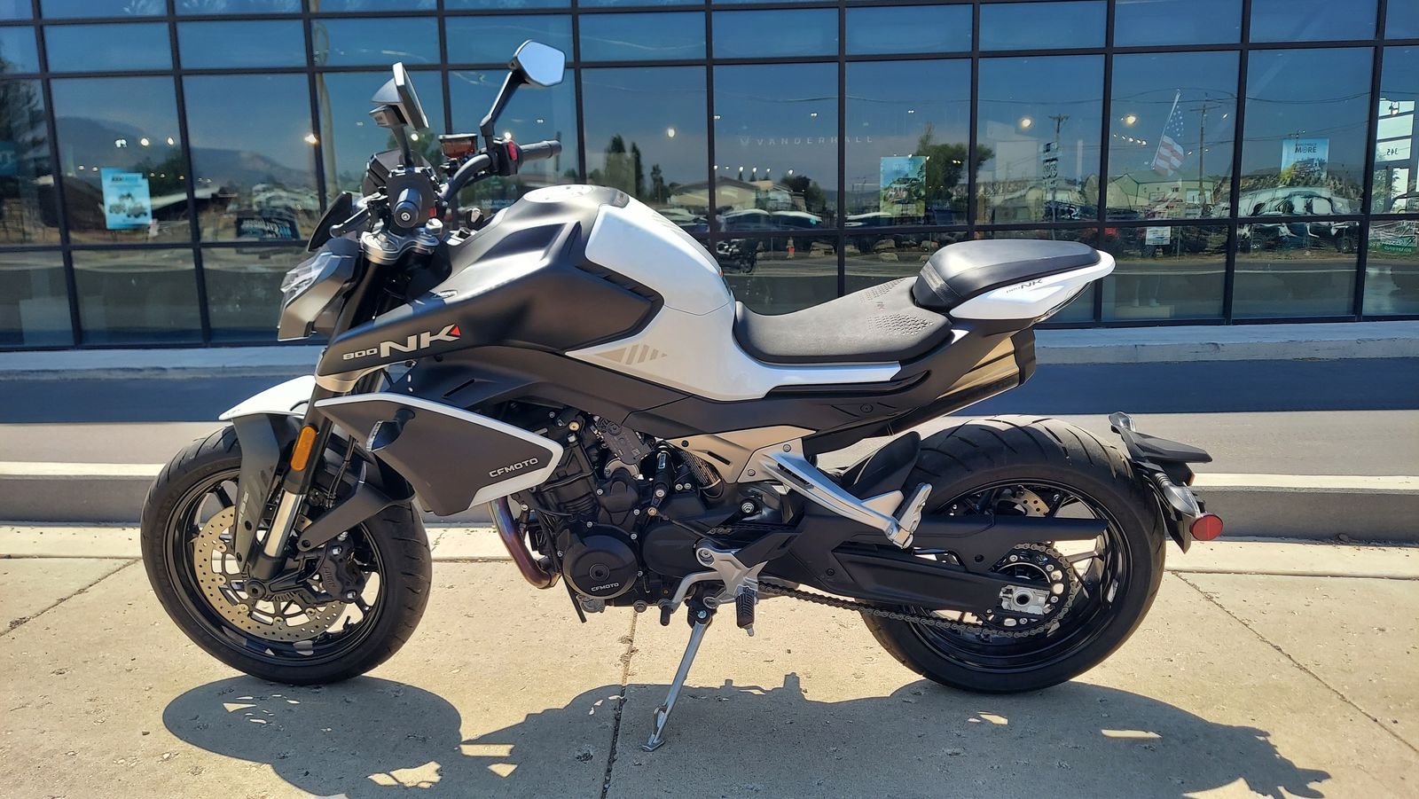 New CFMOTO 800NK – 28 Miles – $6,304 – No Freight or Prep