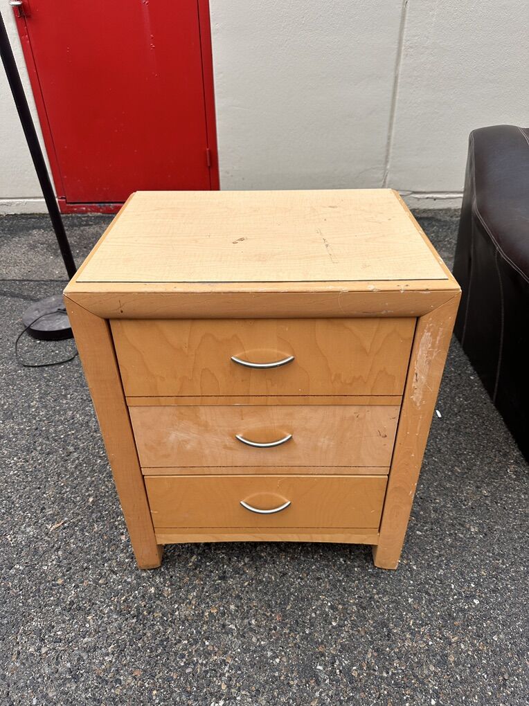 3-Drawer Nightstand – Light Maple Finish