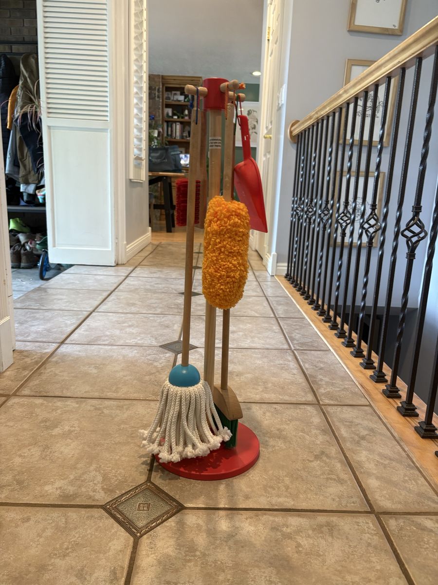 Melissa and Doug Dust! Sweep! Mop! Cleaning Play Set