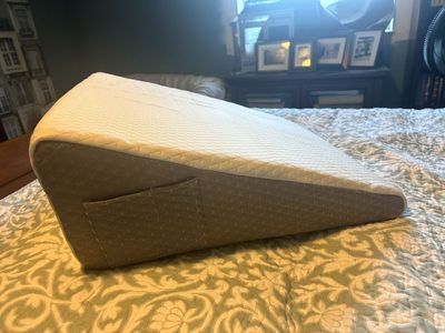 Adjustable Bed Wedge Pillow for Acid Reflux, Sleeping, Reading, and Leg Elevation