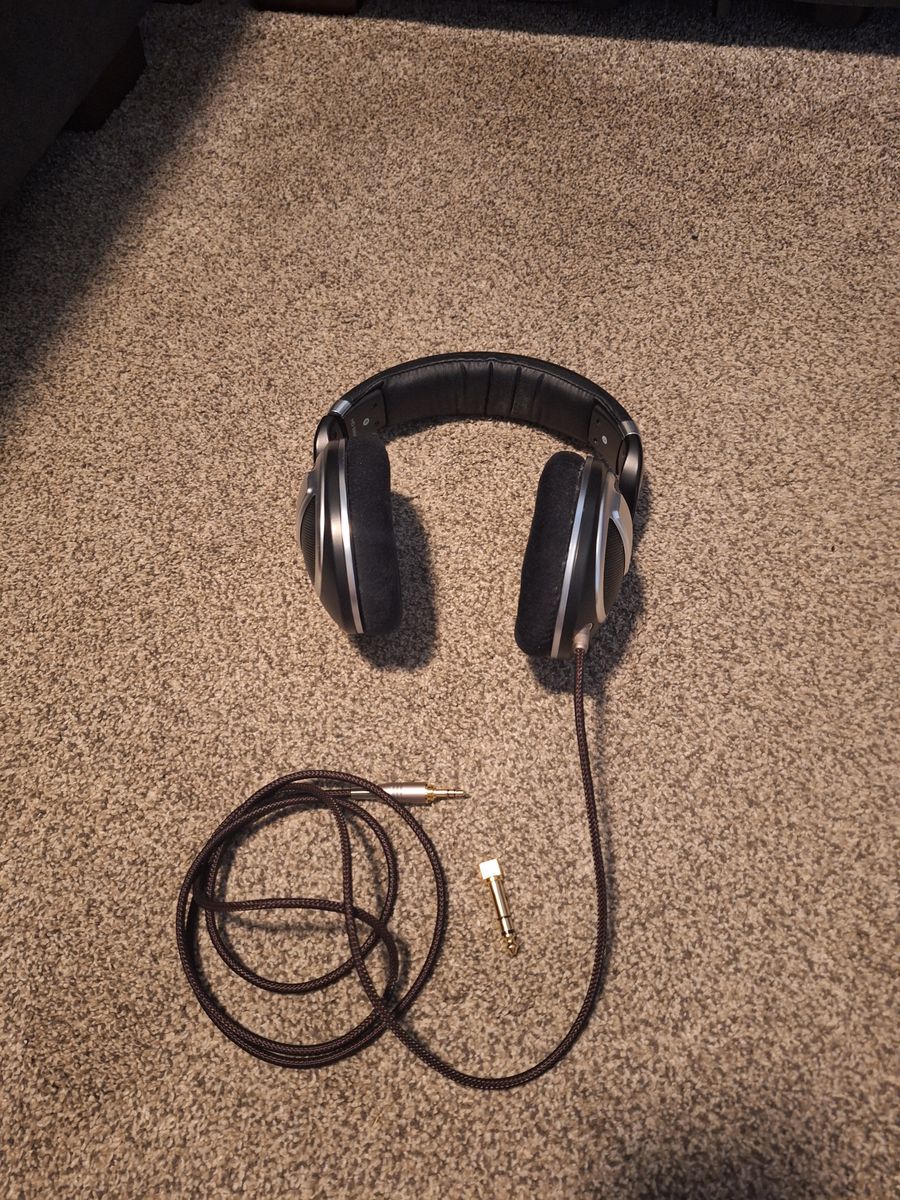 Sennheiser HD 599 SE Around Ear Open Back Headphone - Black