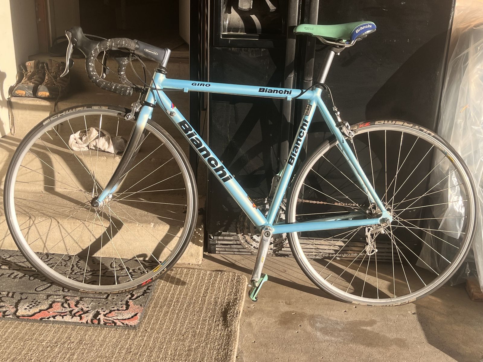 Bianchi Giro Road Bike