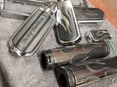 Harley Footpegs and Grips