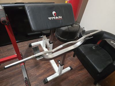 Titan Curl Preacher