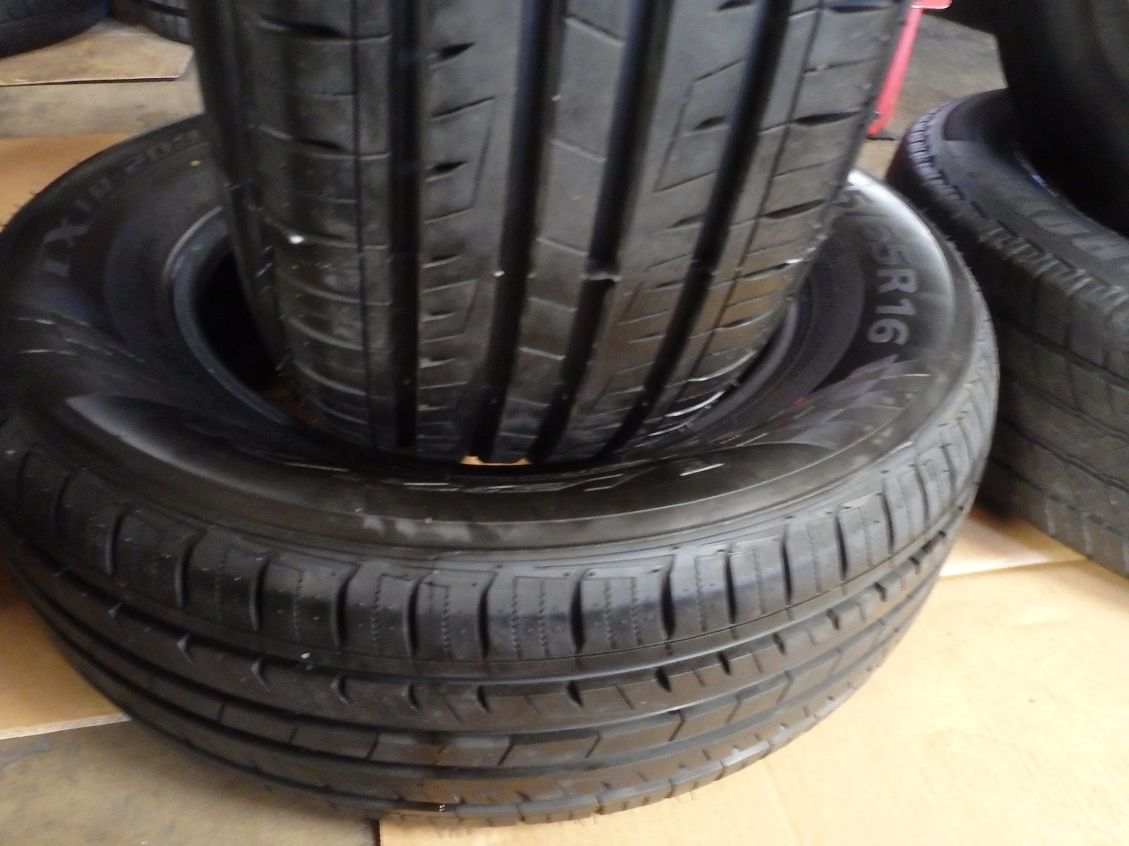 215/65R16 LEXANI LX-TR203 PAIR OF TWO USED TIRES