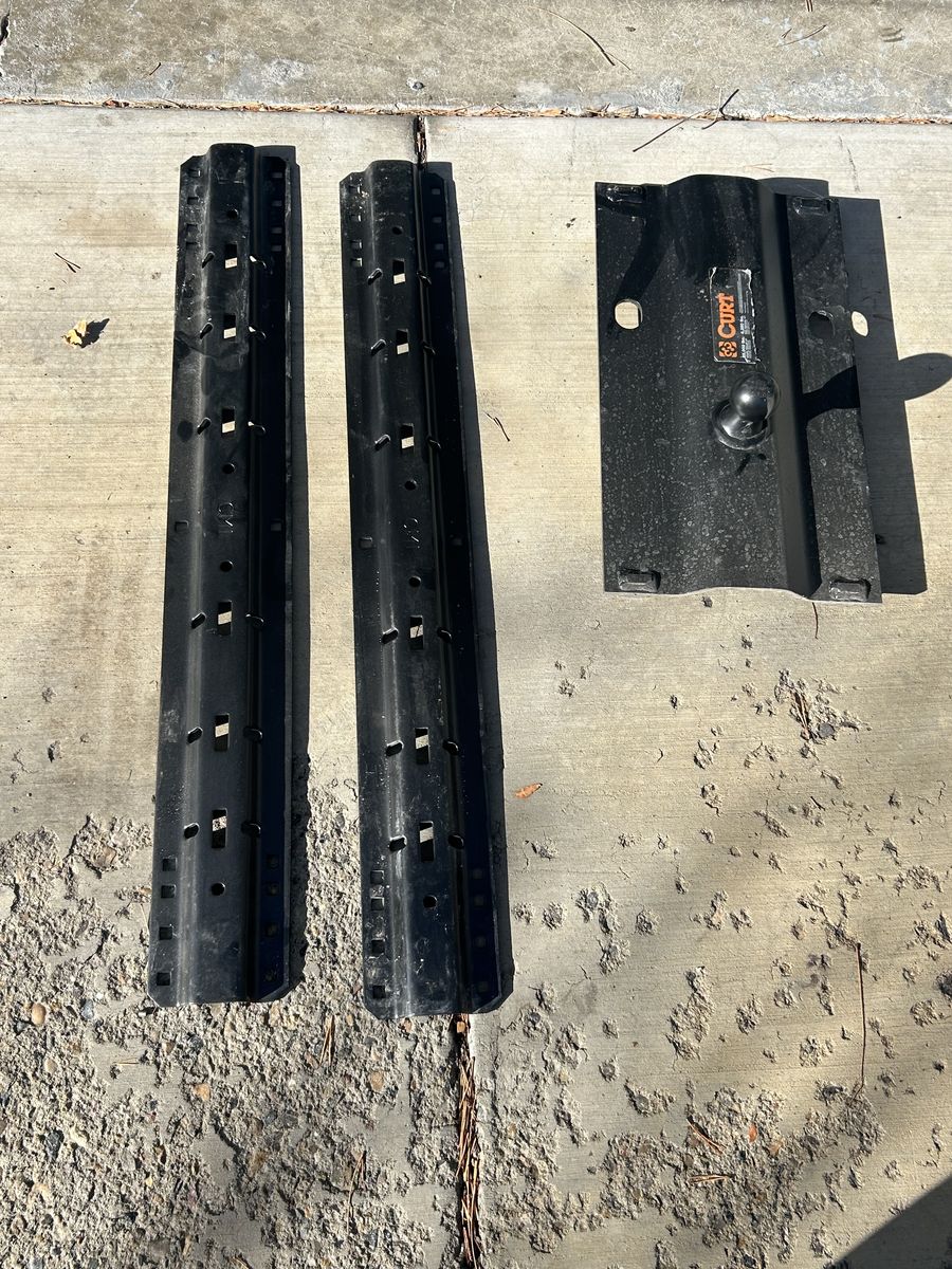 Curt Goose Neck Plate And Rails