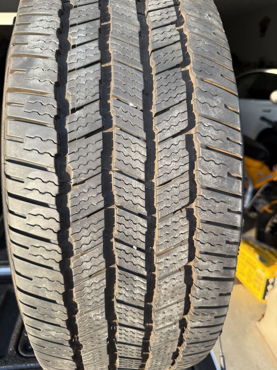 One Michelin Defender LTX M/S 275/55R20 Tire