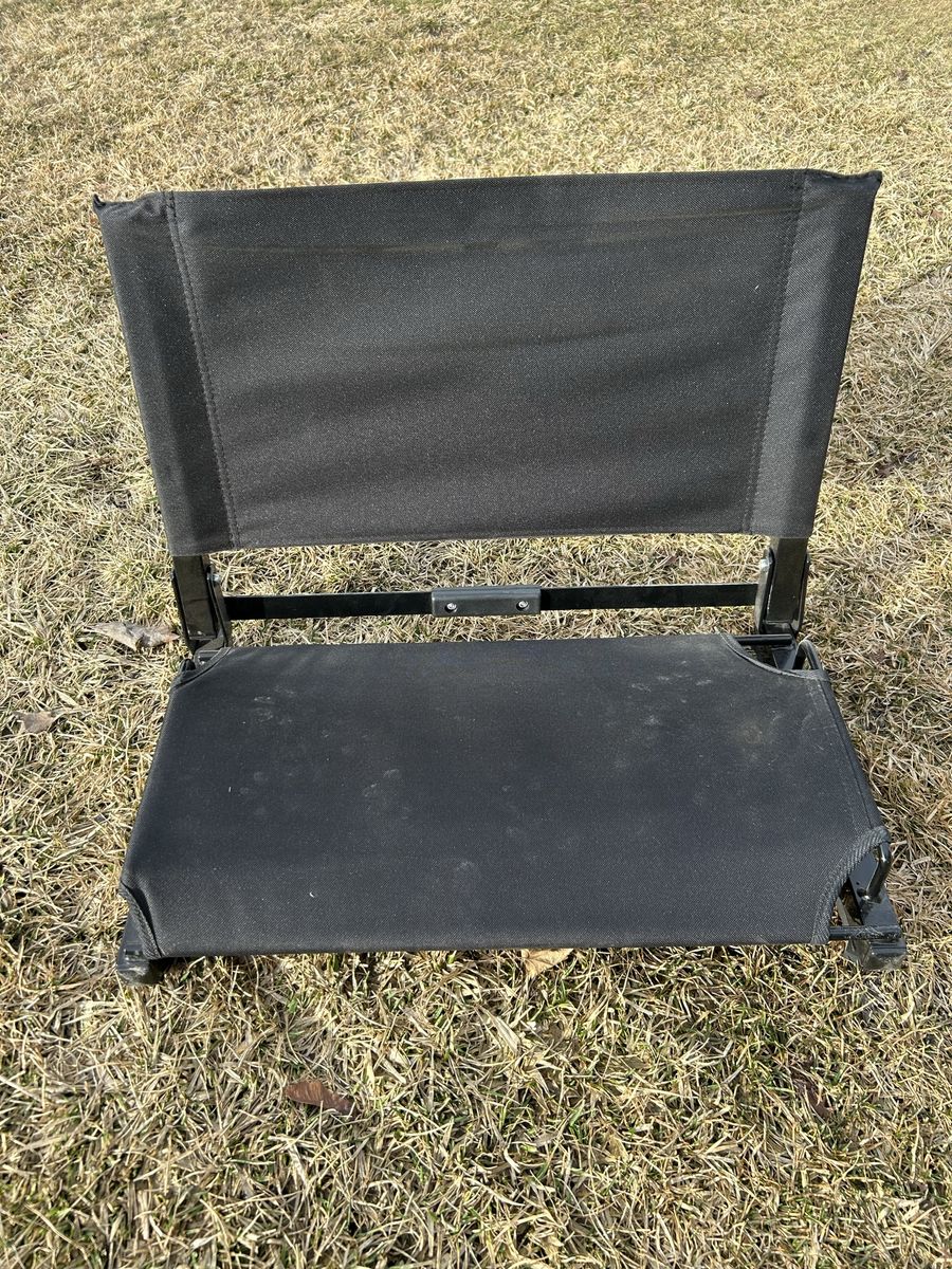 Black collapsible stadium chair