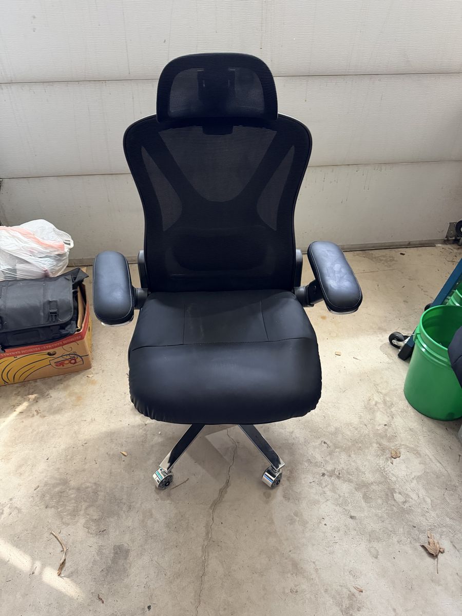 Executive office chair