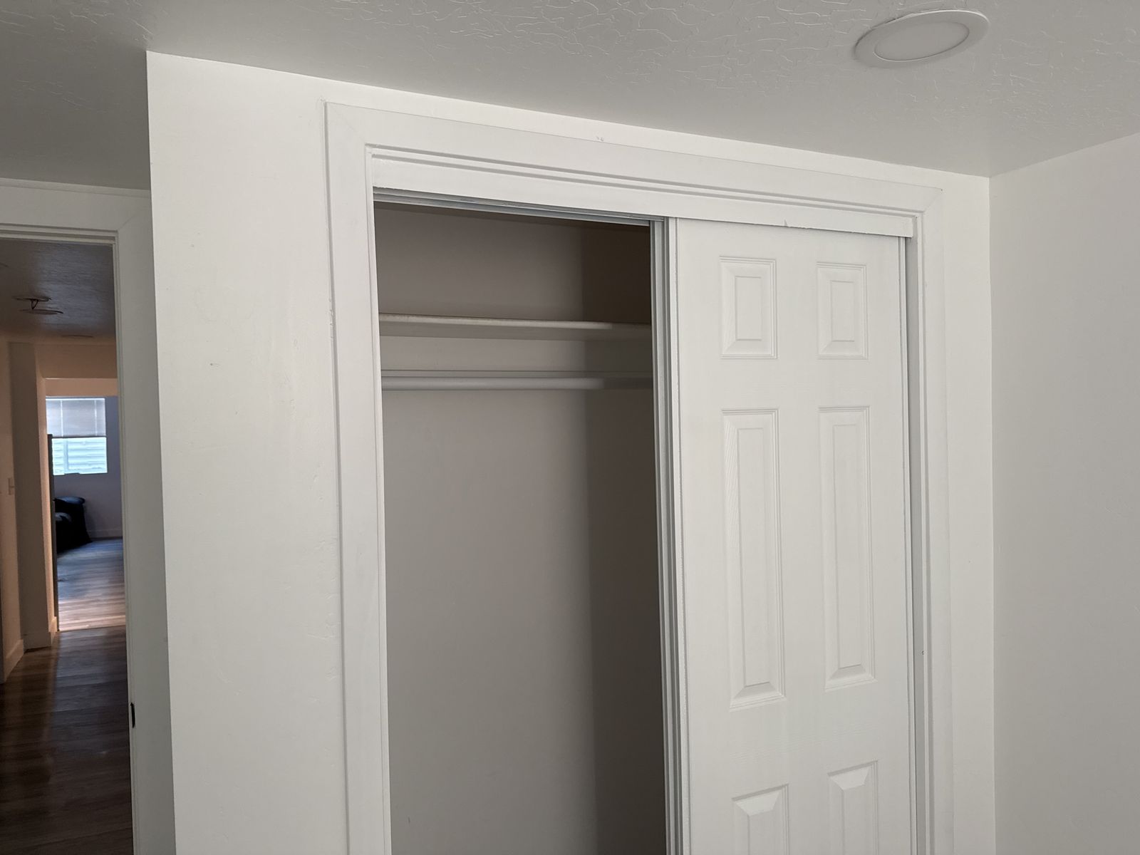 Main image 4