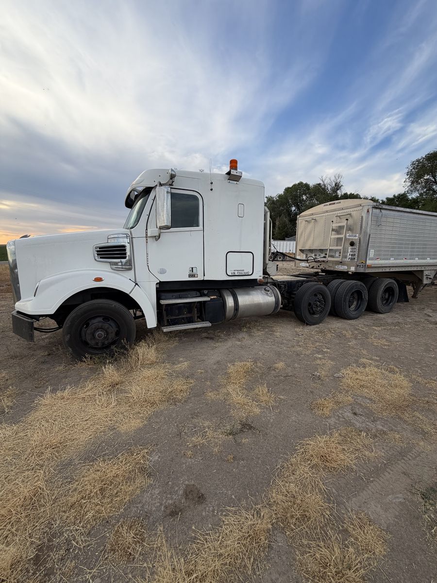 2014 Freightliner Coronado 122SD