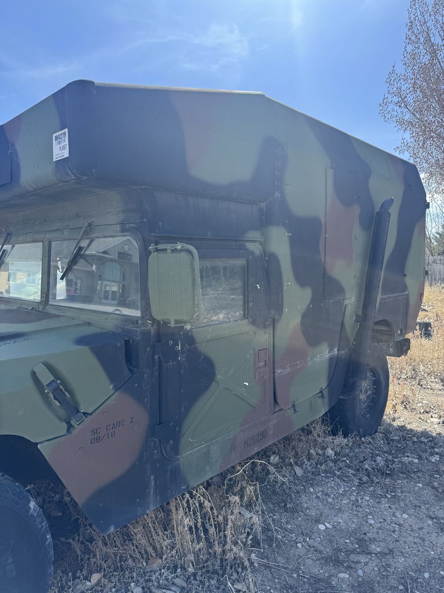 MILITARY REDCROSS HUMVEE