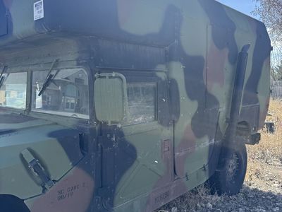 MILITARY REDCROSS HUMVEE