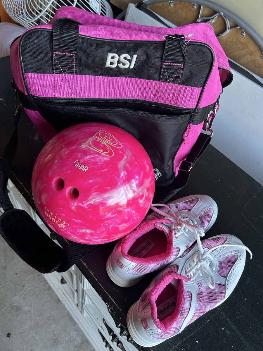 Girl's Pink Brunswick USBC JFT 1331 Tzone Bowling Ball 9.3 Lbs With 8.5 Size Shoes & Carry Bag