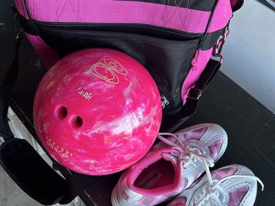 Girl's Pink Brunswick USBC JFT 1331 Tzone Bowling Ball 9.3 Lbs With 8.5 Size Shoes & Carry Bag