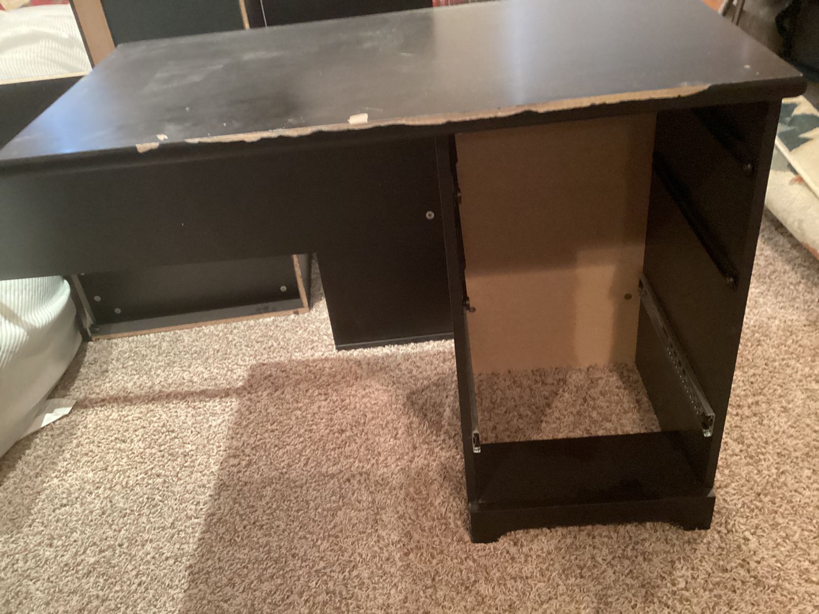 Corner desk