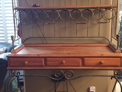 Vintage Hooker Furniture Bakers Rack / Wine Bar Console