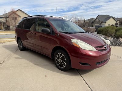 2009 TOYOTA SIENNA LE