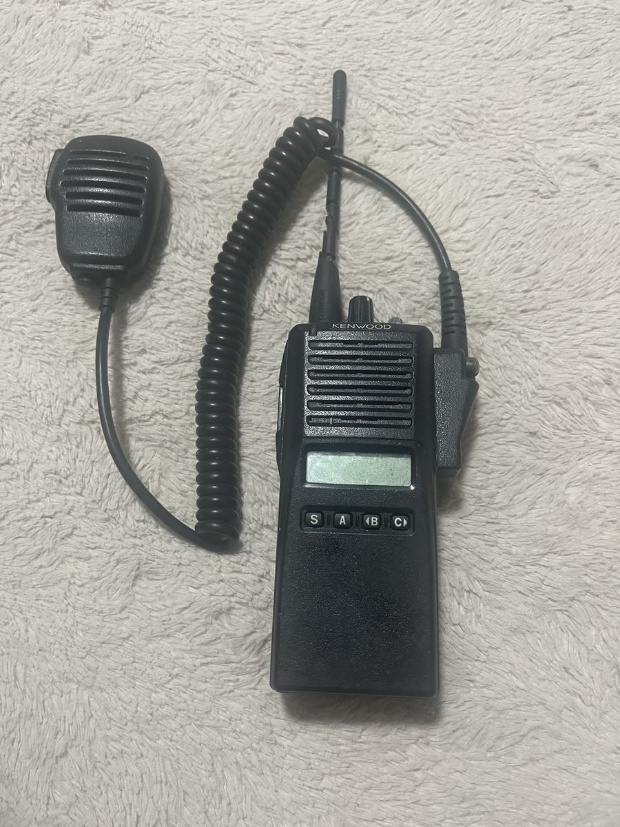 Used Kenwood TK-380 UHF 400-430MHz 128 Channel 4 Watt Portable Radio w/ Mic