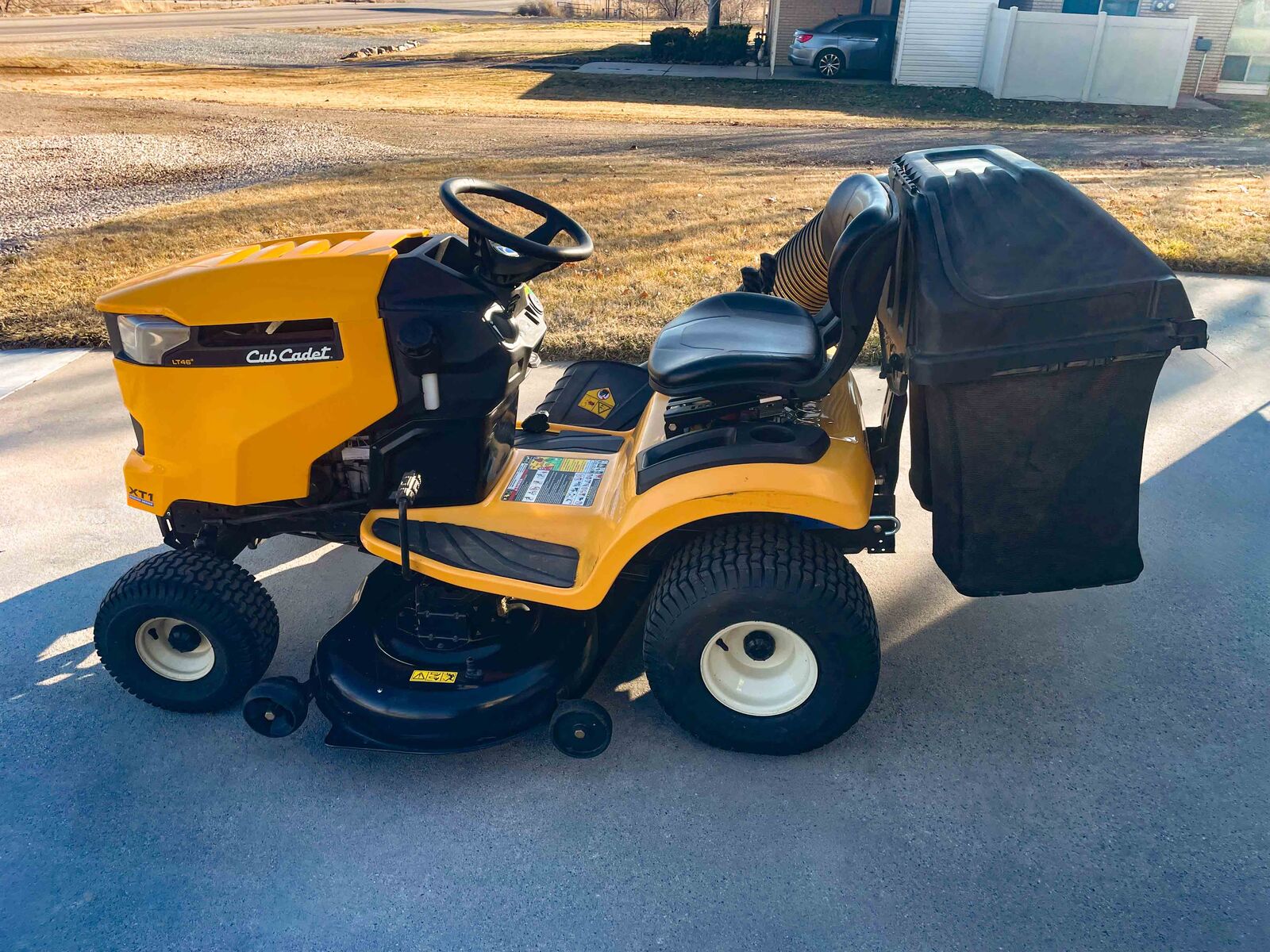 Cub Cadet Riding Lawn Mower XT1-LT46 Like New
