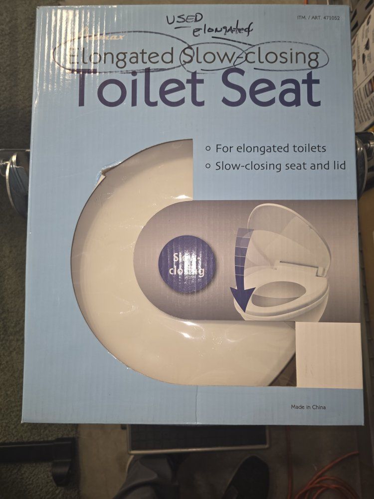 Evermax White Elongated Slow-Closing Toilet Seat with Lid - Used