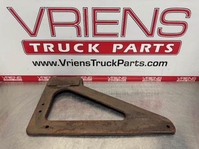 82728322 FENDER BRACKET