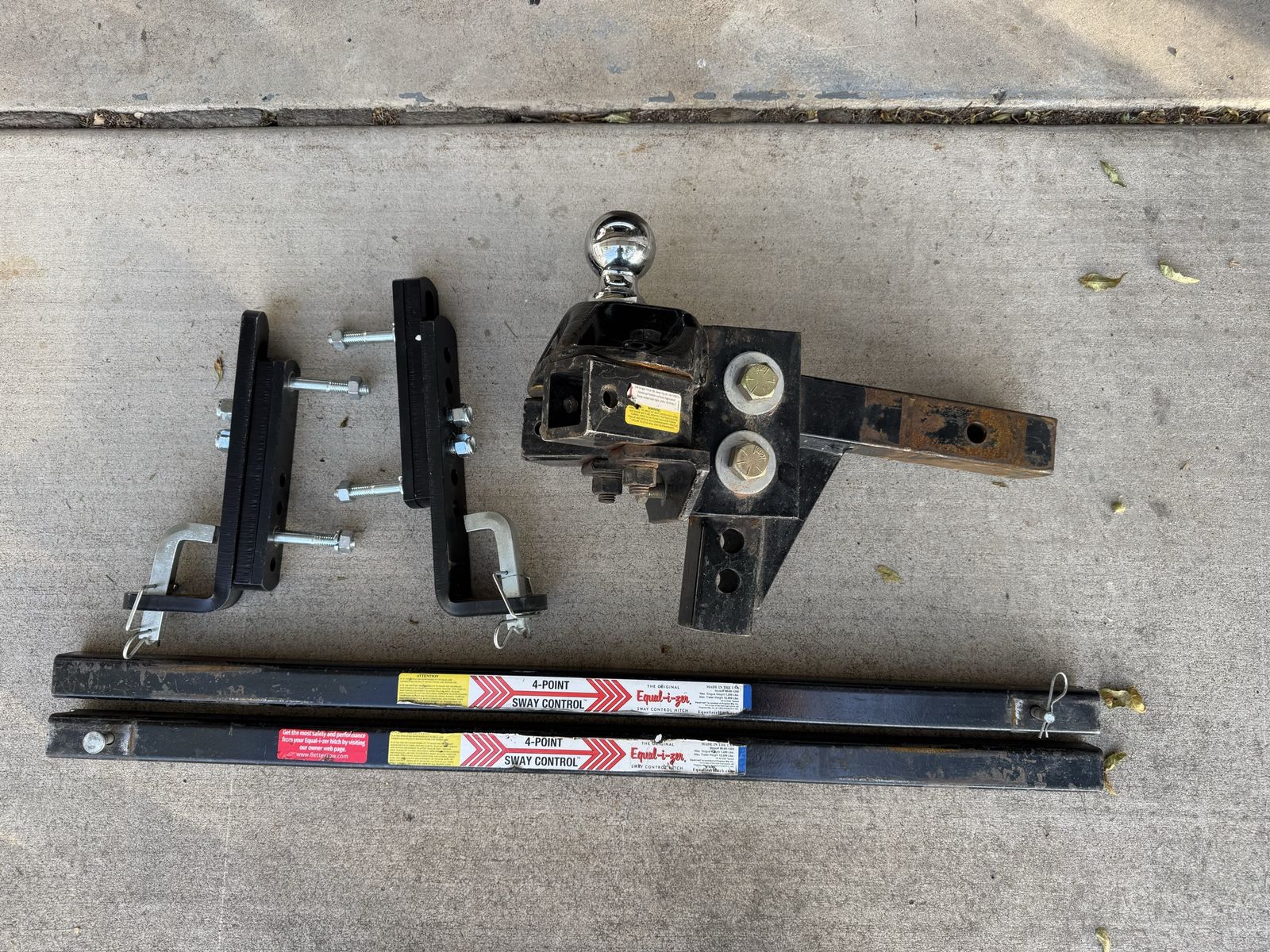 12,000# Equalizer Hitch w/ Sway Control