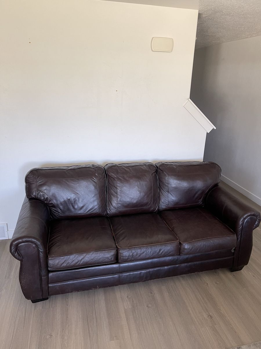 Spacious Brown Leather Couch set - Comfortable & Durable