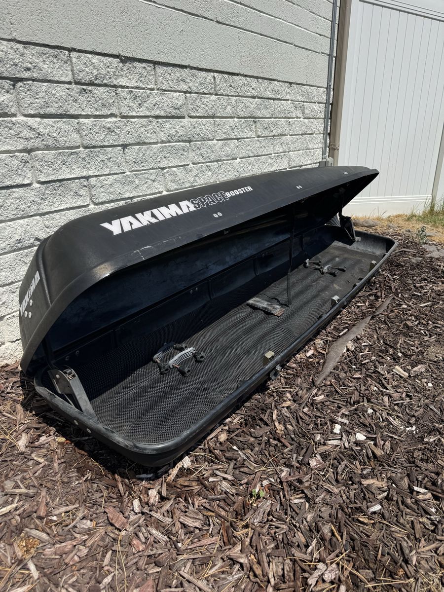 Yakima SpaceBooster Roof Top Cargo Box
