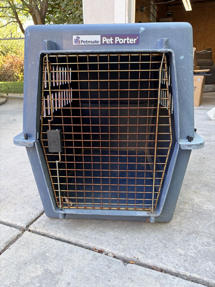 Petmate Pet Porter Hard Plastic Dog Kennel Pet Carrier Blue