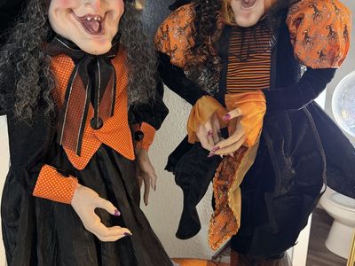 Vintage-Style Halloween Witch Display Dolls (Set of 2) – Excellent Condition!