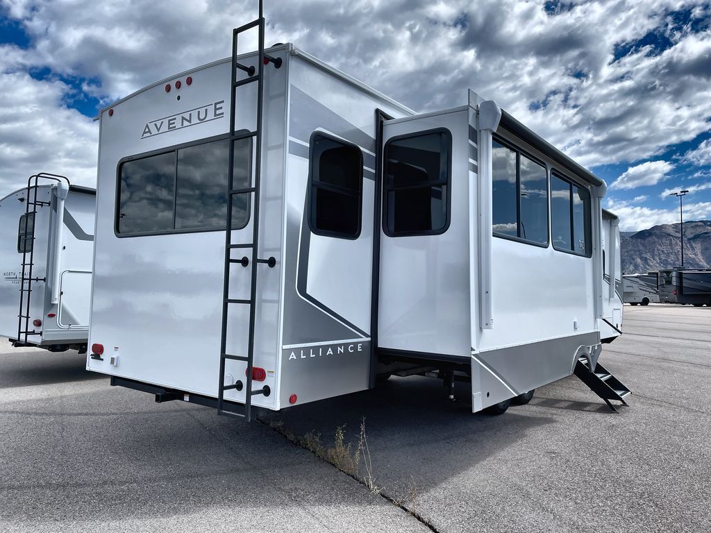 New 2026 Alliance RV Avenue 332RL
