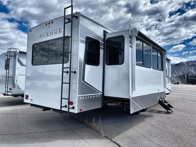 New 2026 Alliance RV Avenue 332RL