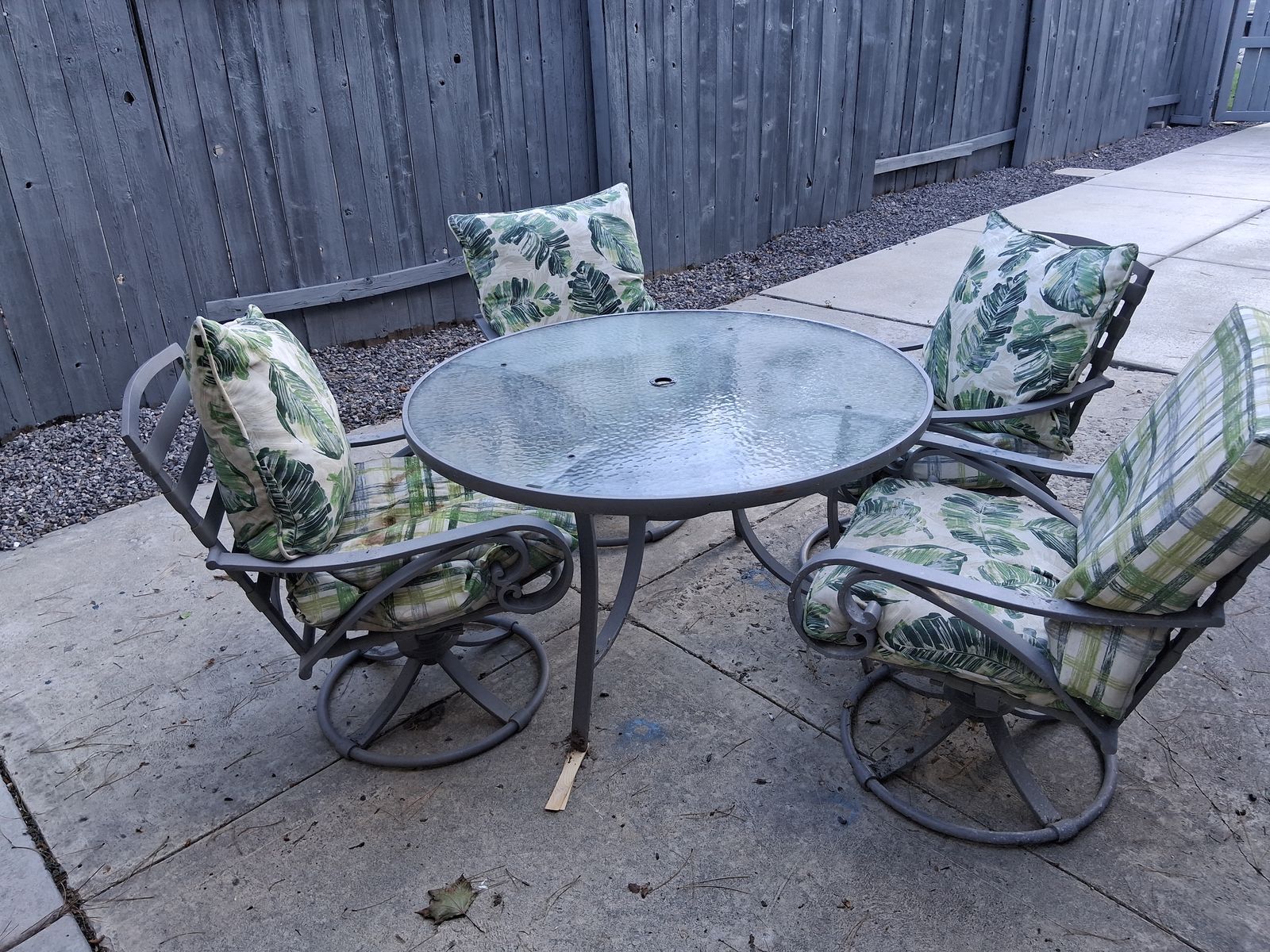 FREE PATIO FURNITURE !!!