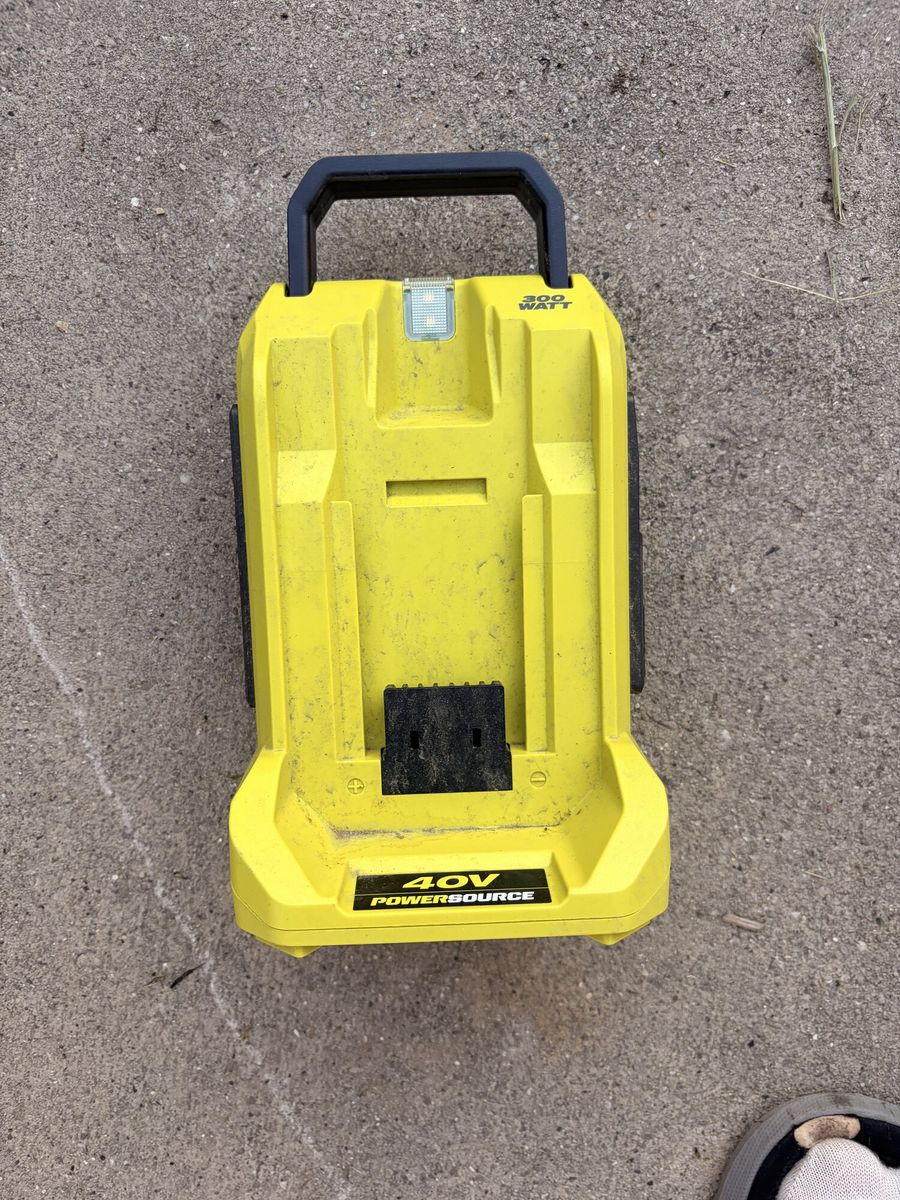 Ryobi 40V 300W Power Inverter (RYi300BG)