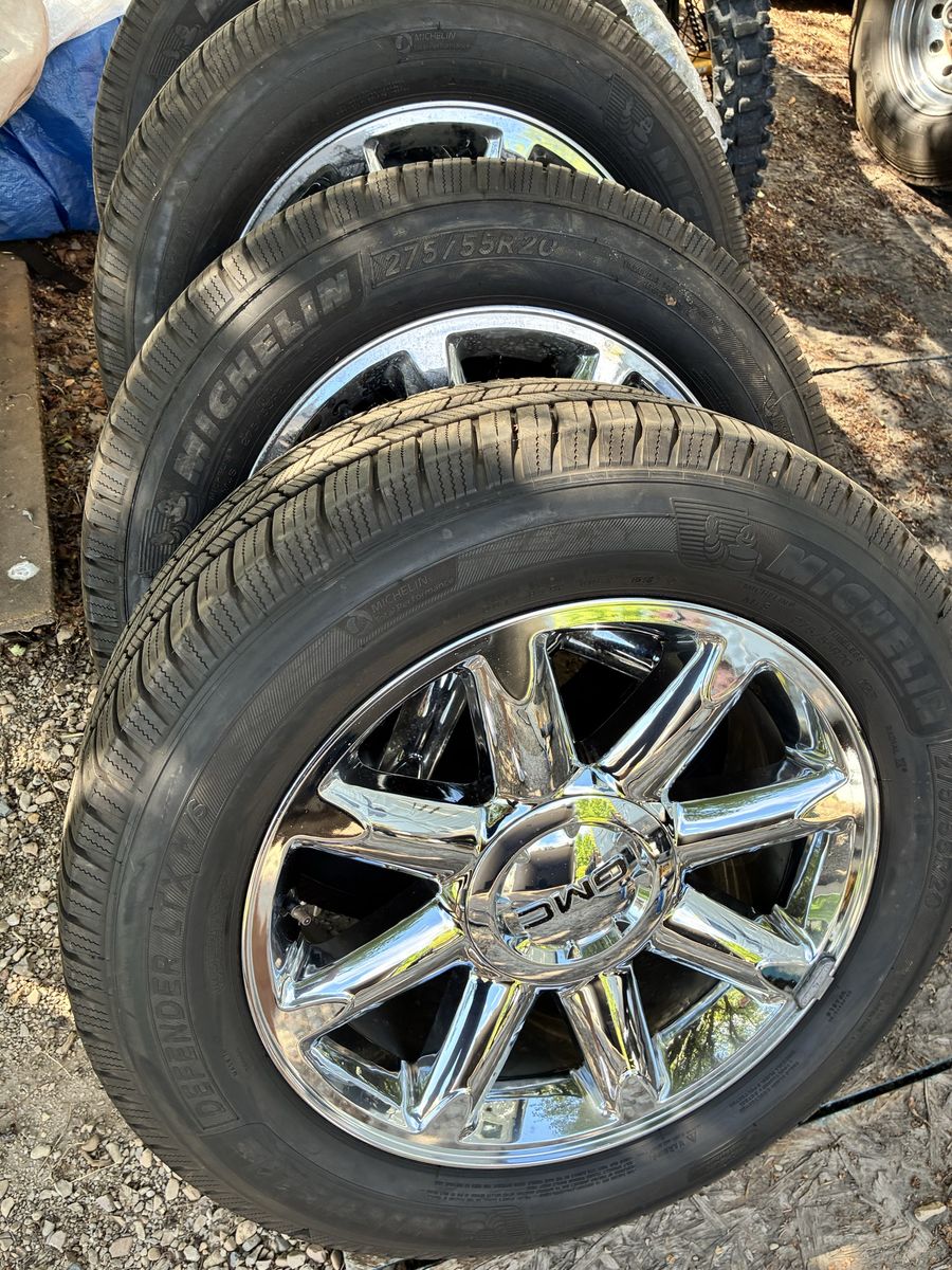GMC Yukon Tahoe Chrome 20" Wheels & Michelin Defender LTX M/S 275/55R20 Tires - Set of 4