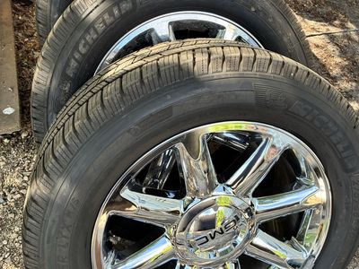 GMC Yukon Tahoe Chrome 20" Wheels & Michelin Defender LTX M/S 275/55R20 Tires - Set of 4
