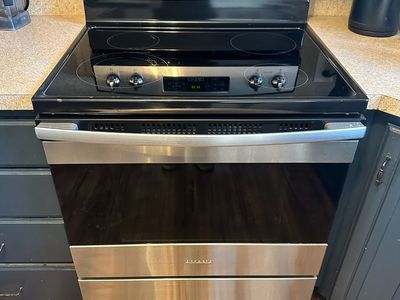 Amana Electric Range & Stove