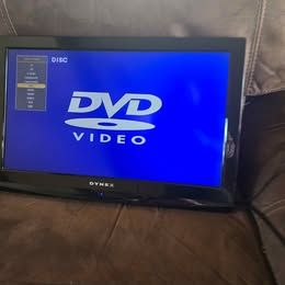 26" Like New TV with DVD Combo w/Wall Mount, remote & users manual