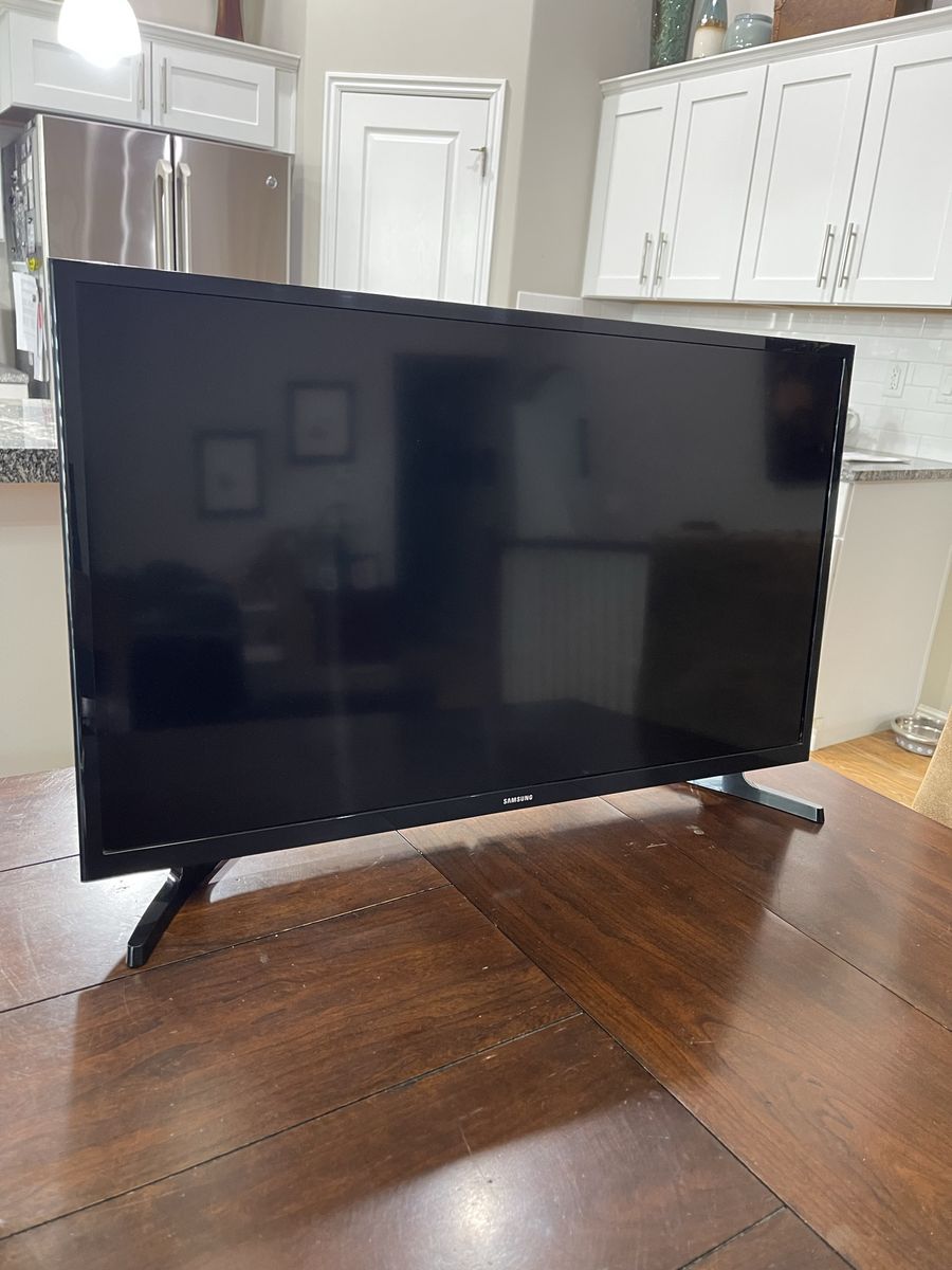 32” SAMSUNG Smart TV