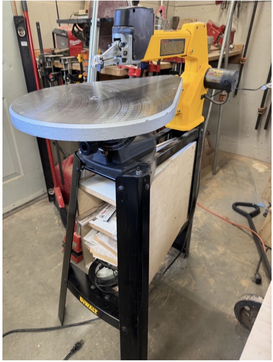 Scroll Saw with Stand Dewalt